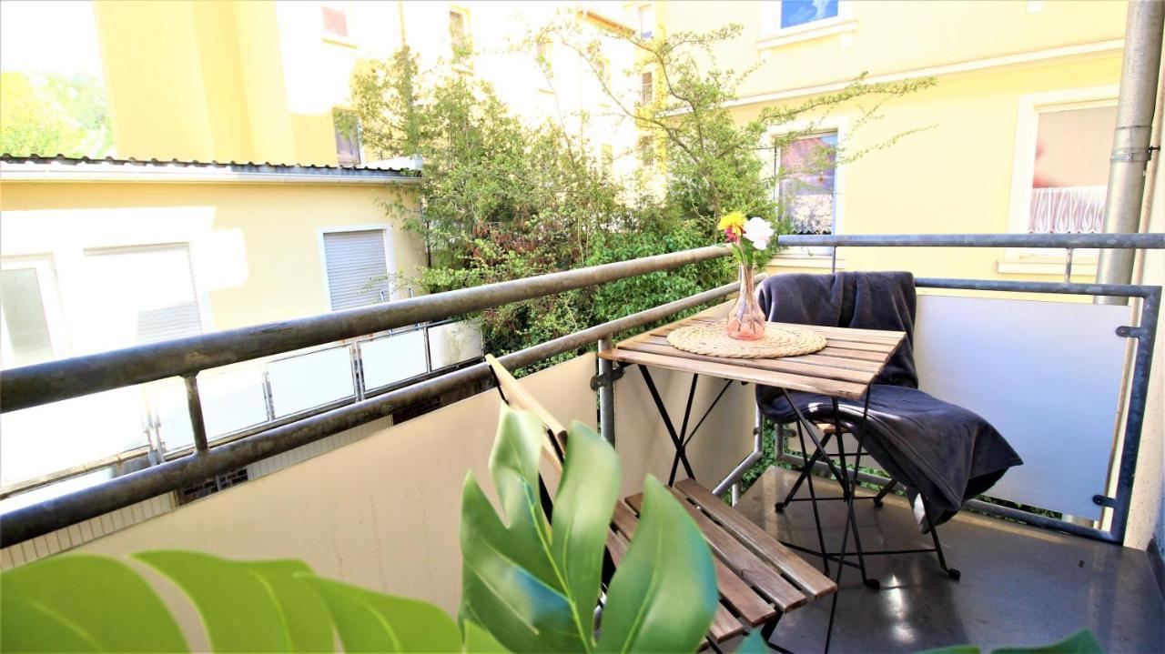 Homie Stay Schiestlstrasse - Moderne Altbauapartments, Nahe Stadtzentrum & Weinberge Wurzburgo Exterior foto